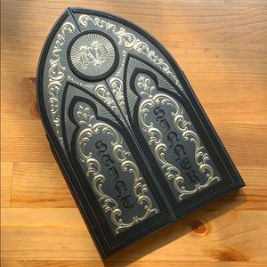 Kay Von D Saint and Sinner palette